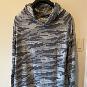 CY long sleeved tunic style camouflage jersey sweater cowl collar   -Size L
